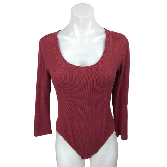 Free People Hi Hon Wine Red Rib Knit Long Sleeve Scoop Neck Thong Bodysuit Top M - Picture 1 of 5